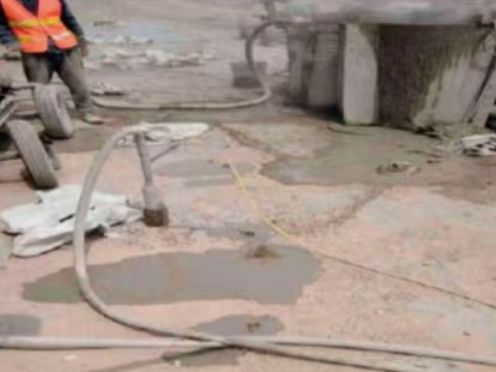 那曲水泥混凝土路面板底注浆技术 路面脱空注浆整治方案